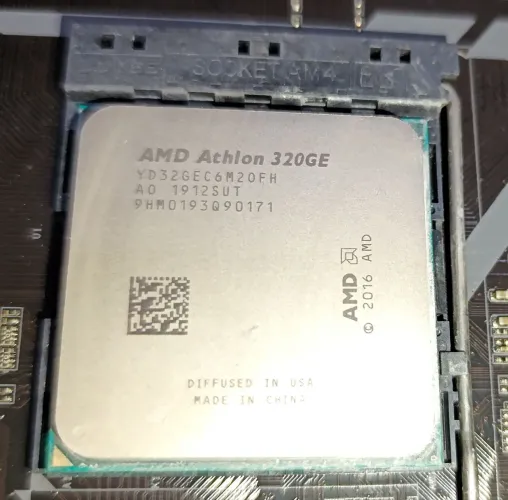 Athlon 320GE Am4