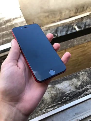 iPhone SE, seminovo, só troca a tela e ser feliz!!