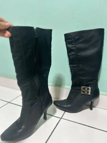 Bota feminina preta de cano alto, RAMARIM