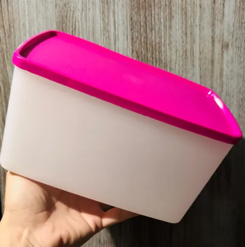 Espaçosa Tupperware 3 litros