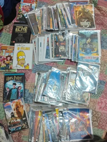 Lote MUITOS DVDS