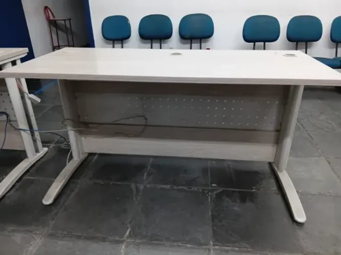 MESA COMPUTADOR (UN)