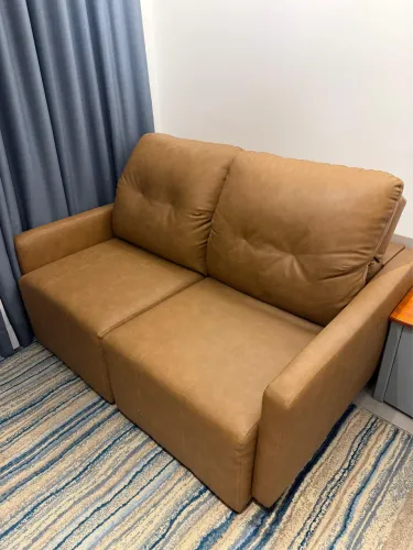 Sofá em couro legítimo 