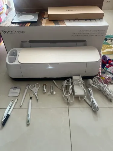 Cricut Maker + Kit de Acessórios Completo - Excelente Estado