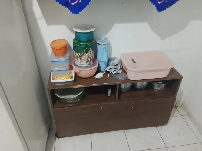 Vendo armário por 150 são duas partes Goiânia *
