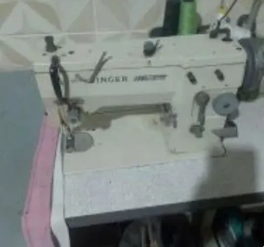Máquina de custura