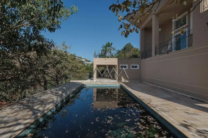 Casa à Venda no Condomínio Vila Del Rey | 677 m² - 4 quartos.