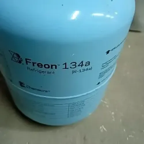 Gás refrigerante automotivo.