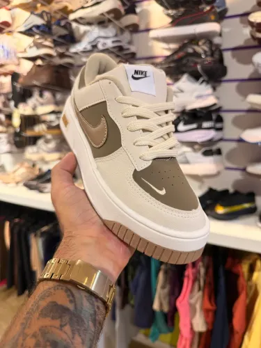Tênis Nike plataforma