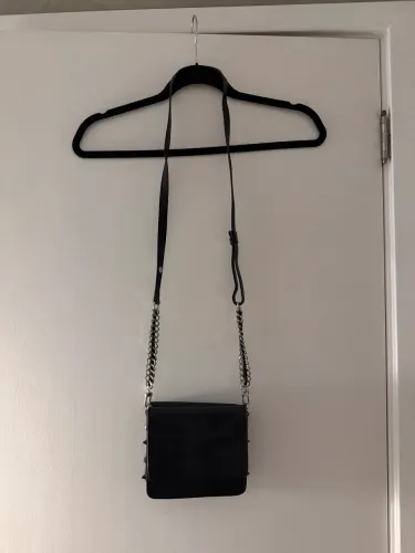 bolsa tiracolo arezzo preto