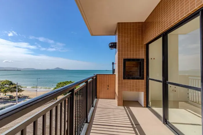 Aluguel: Apartamento Duplex com Vista Mar
