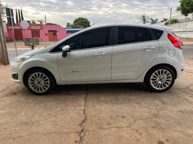 Ford Fiesta Tit./tit.plus 1.6 16V Flex Aut. 2015