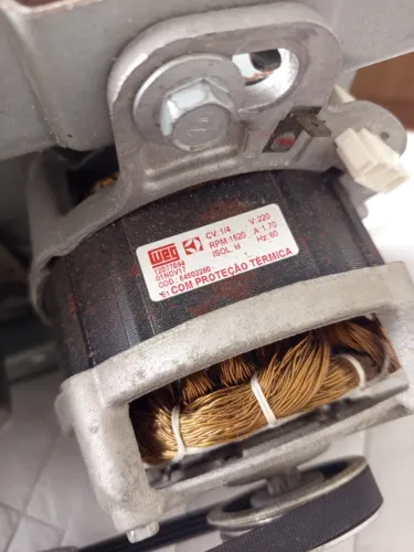 Motor elétrico