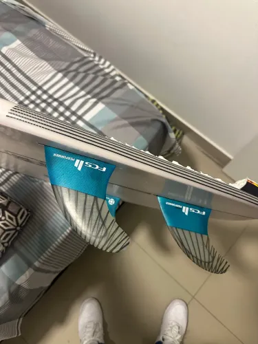 Quilha fcs carbon tamanho M no precinho!