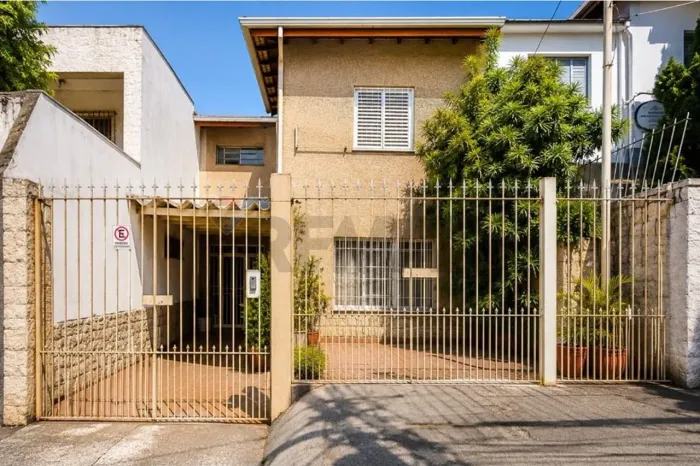 Sobrado residencial ou comercial com 2 vagas na Água Branca