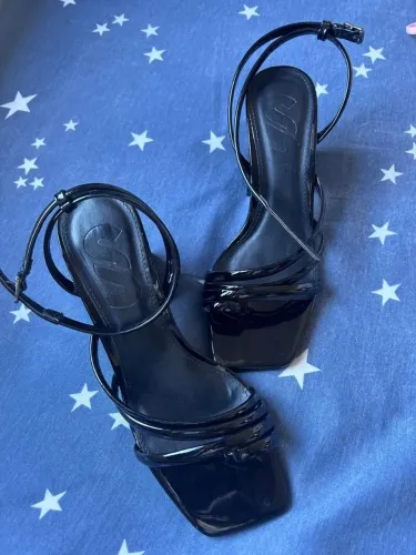 Sapatos Preto Sonhos dos Pés Tamanho 39/40