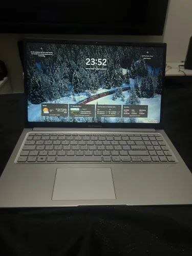 Notebook Asus i5 8 ram 512 SSD excelente