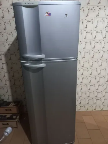 GELADEIRA 359L - DC39A ELECTROLUX