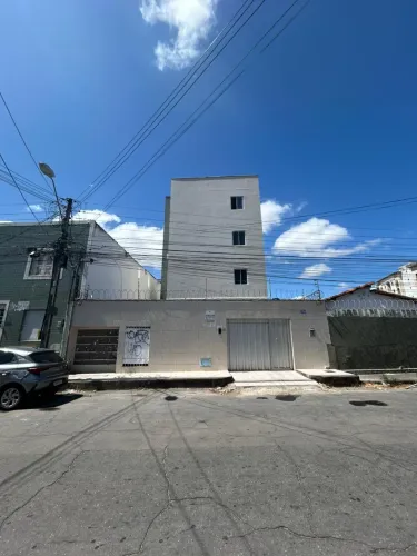 Excelente oportunidade!!! Apartamento no Montese com sala, cozinha, área de serviço, 02 qu