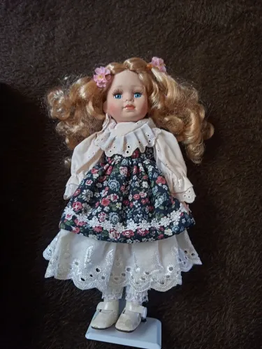 BONECA VINTAGE PORCELANA