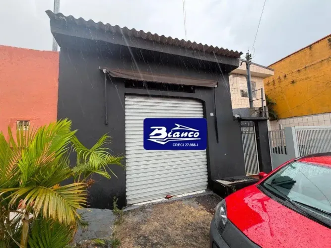 Terreno 195m2 c/ 3 casas + salão - Bom Clima