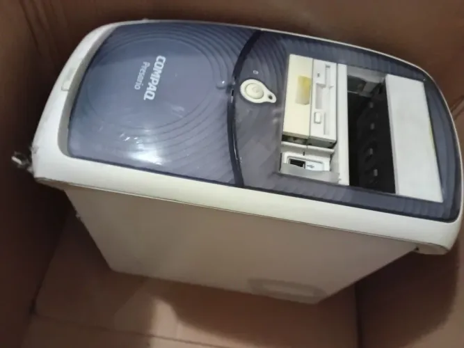 Gabinete ATX Retrô Branco Azul Compaq (Vazio)