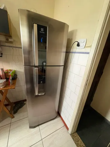 Geladeira Eletrolux 380L