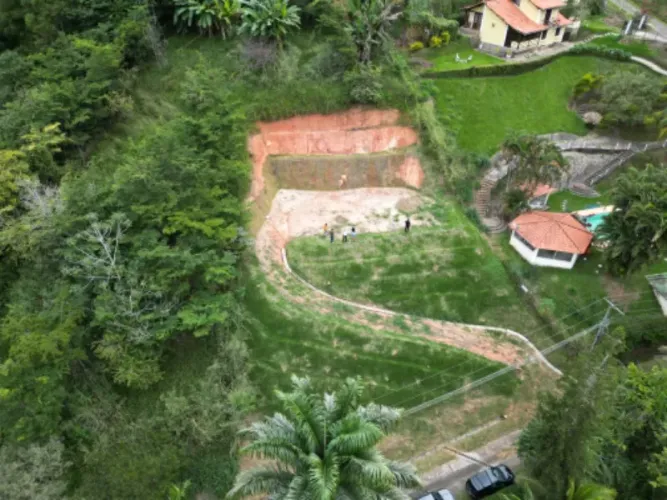 Terreno em Condomínio à Venda em Areal-RJ - 1.050,29 m² de Área no Bairro Areal