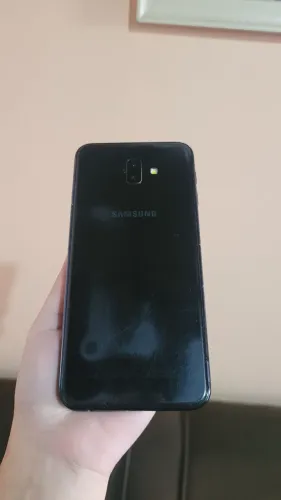 Samsung J6+