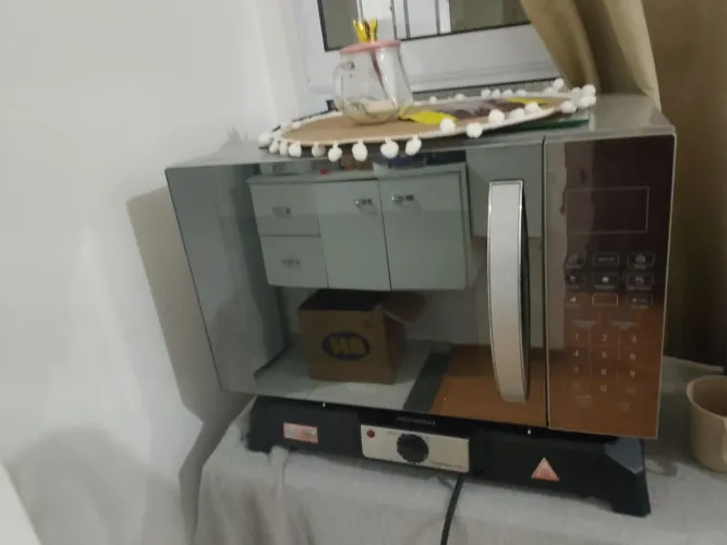 Microondas espelhado