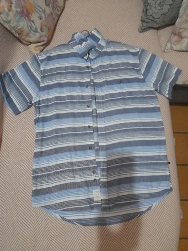 Camisa estilosa de verão