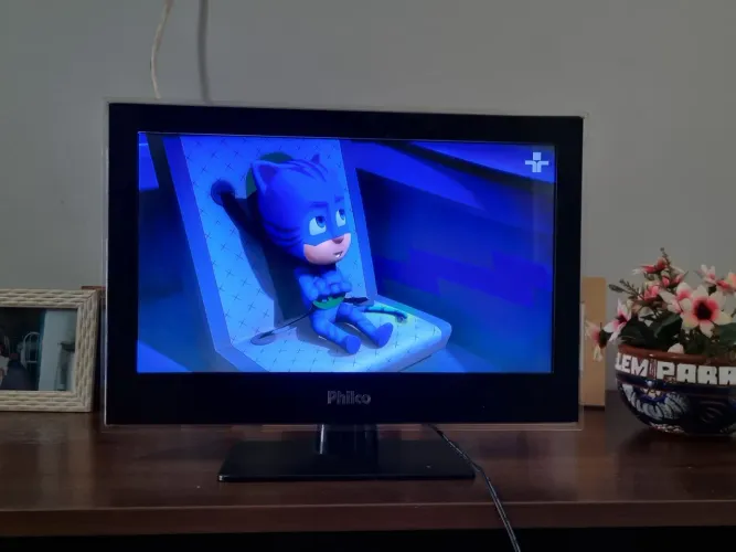 TV Monitor Philco 16 Polegadas LED - compacta, portátil, versátil