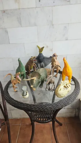 Kit dinossauros 10 peças 