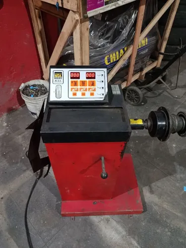 Maquina de balancear rodas