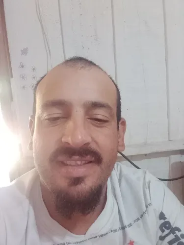 Pedreiro disponível 