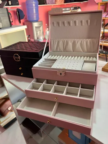 MALETA DE JOIAS GRANDE COM CHAVE PROMOÇÃO ?