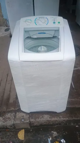 Máquina de lavar Electrolux 9.0 kg semi-nova