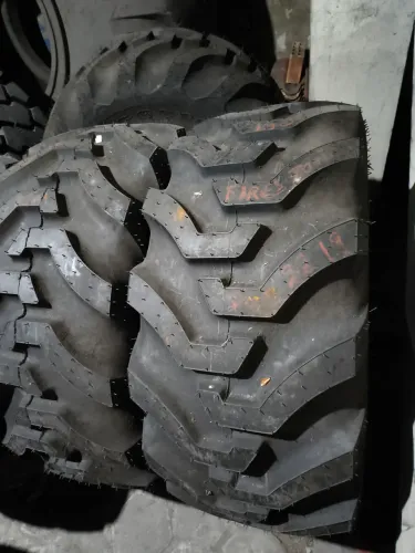 Pneus 19.5L24 Novos