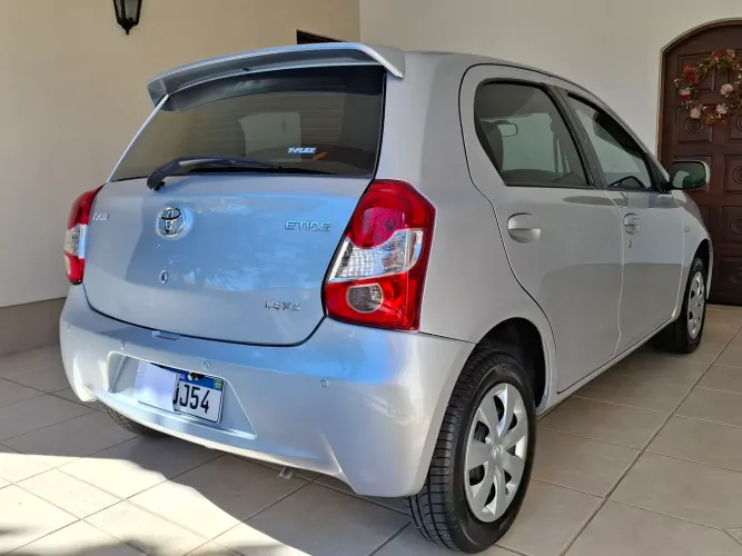 Toyota Etios XS 1.3 Flex 16V 5P Mec. 2013