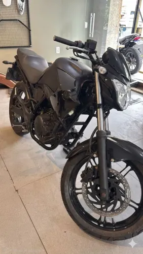 Yamaha FZ25 inteiramente Nova