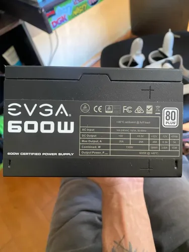 Fonte EVGA 600w gamer 