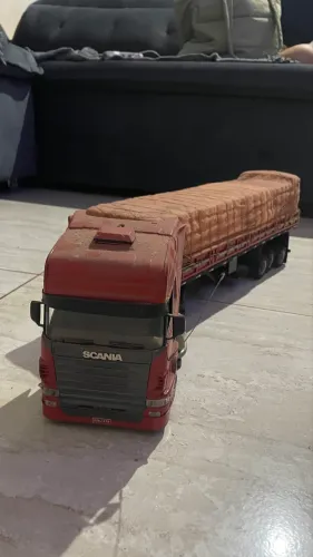 Caminhão de brinquedo SCANIA 
