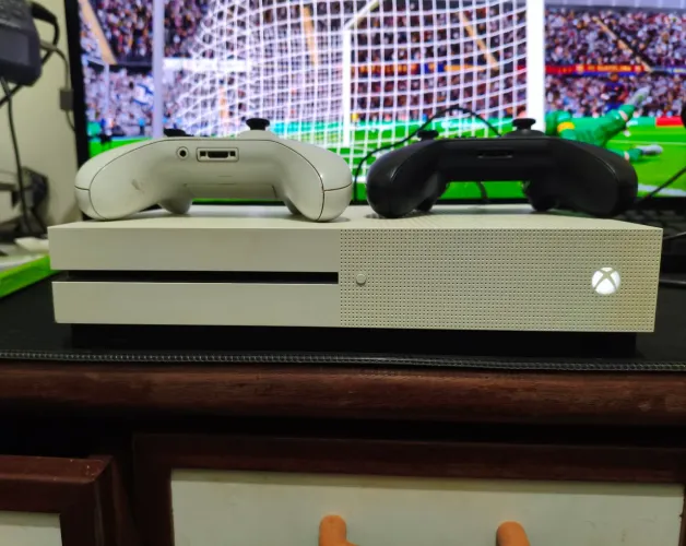 Vídeo Game Xbox One Semi Novo 2 Controles