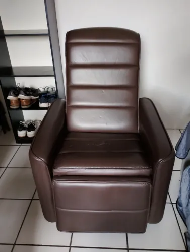 Poltrona do Papai Reclinável Stela em Material Sintético Delare