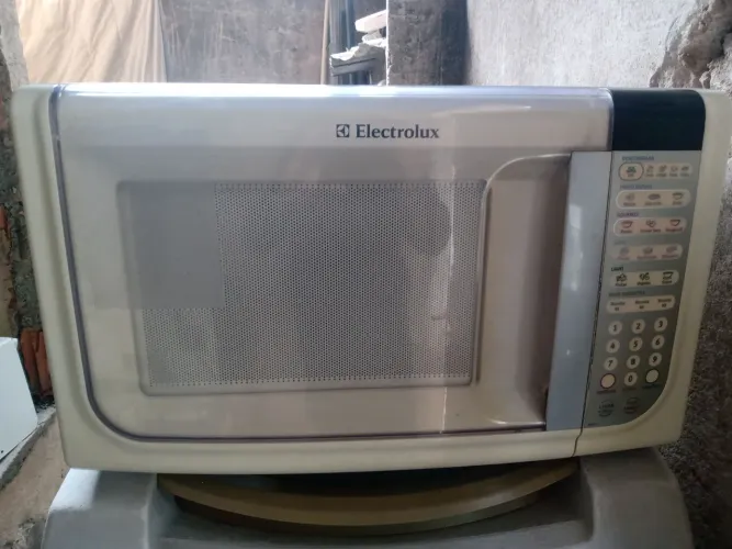 Microondas Eletrolux com Grill 31 litros 110 v