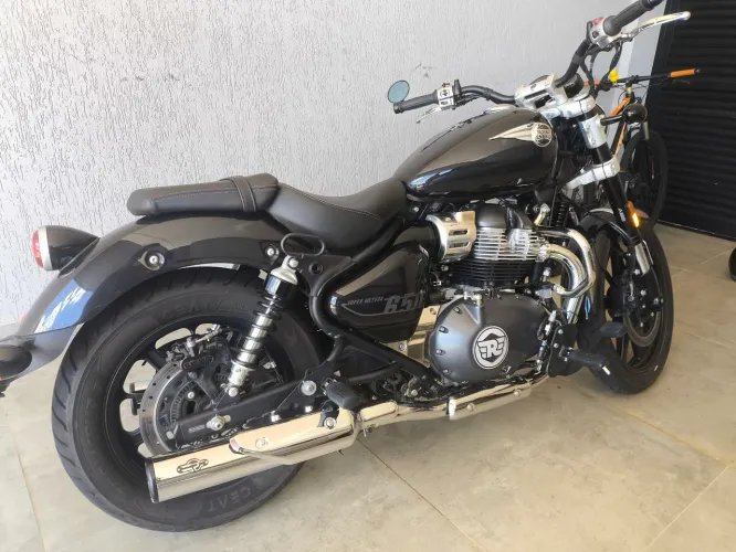 SUPER METEOR 650 - Astral Black