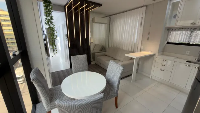 Apto à 300 m do mar por R$ 980.000 - Meia Praia - Itapema/SC