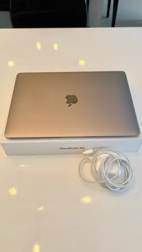 MacBook M1 bateria 97%