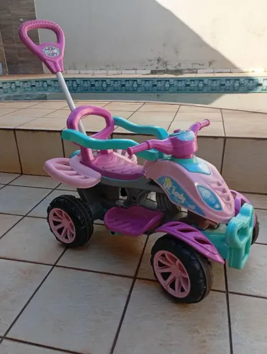 Motoca Infantil ( Quadriciclo / Triciclo/ Carrinho )