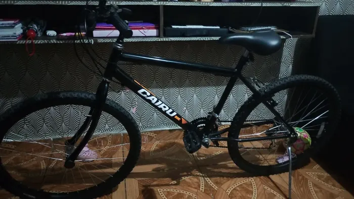 Bicicleta 26 aros semi nova marca Cairu com nota fiscal.